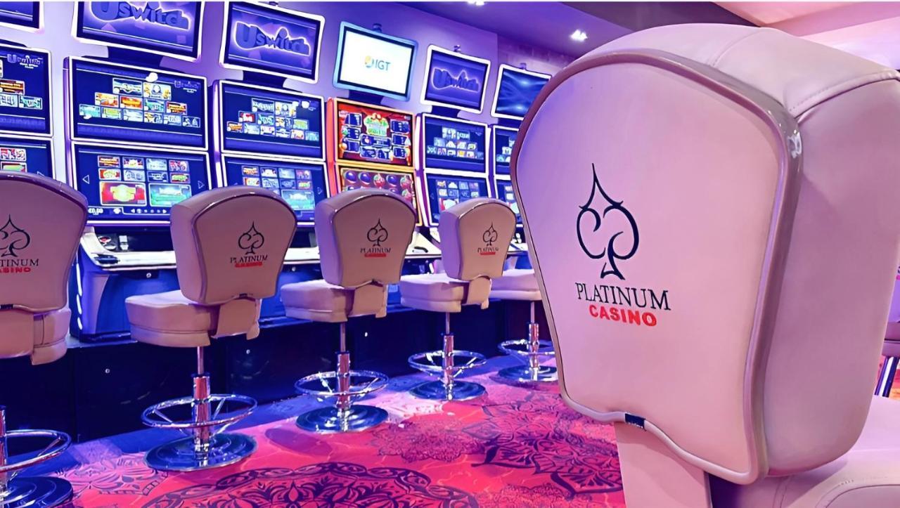 Platinum Hotel And Casino Bansko Bagian luar foto